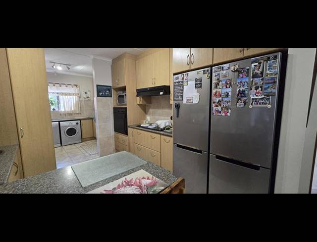 4 BEDROOM HOUSE FOR SALE IN FRAAIUITSIG